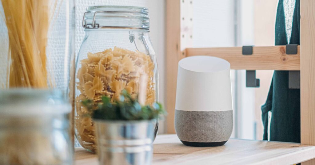Switch wi-fi trabajando con asistentes virtuales