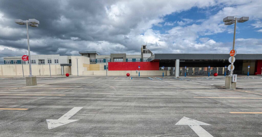 Seguridad en el área de estacionamiento.